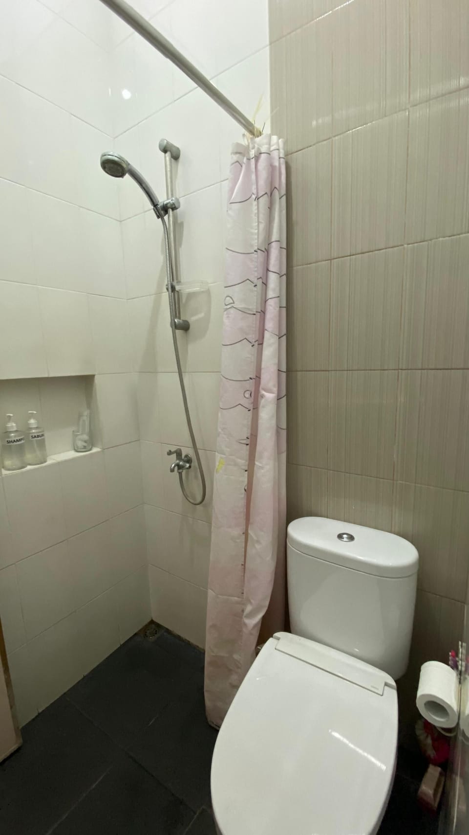 Deluxe House | Bathroom | Free toiletries, towels, soap, shampoo