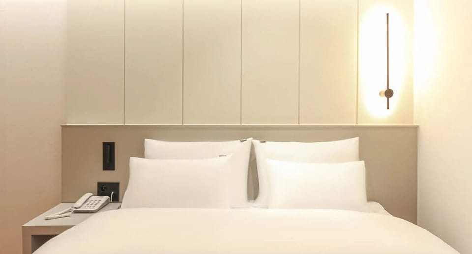 Queen | Individually decorated, individually furnished, free WiFi, bed sheets