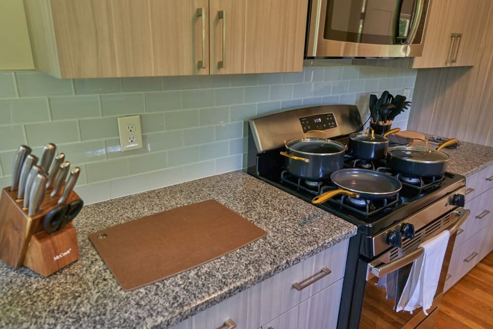 Full Kitchen