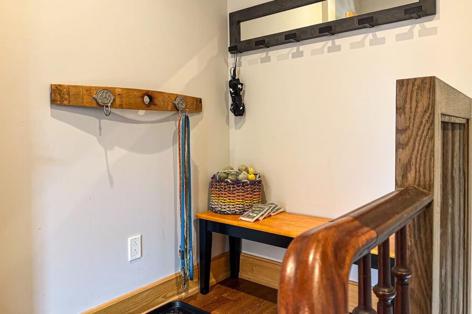Entry way/ coat rack