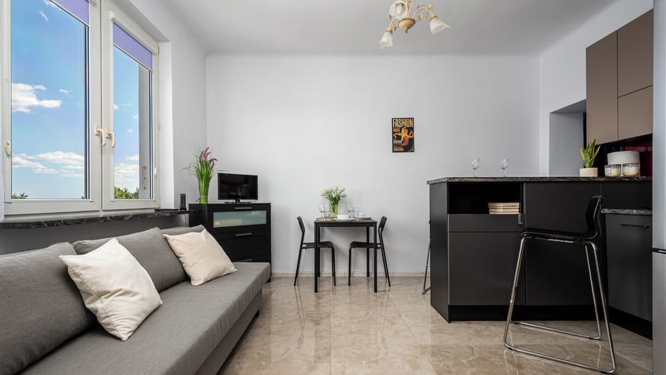 Apartament (38) | Living area | Flat-screen TV