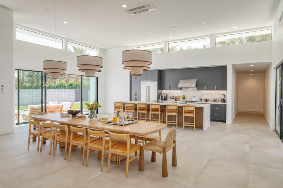 Kitchen and dining area. (Polo Villa 16)