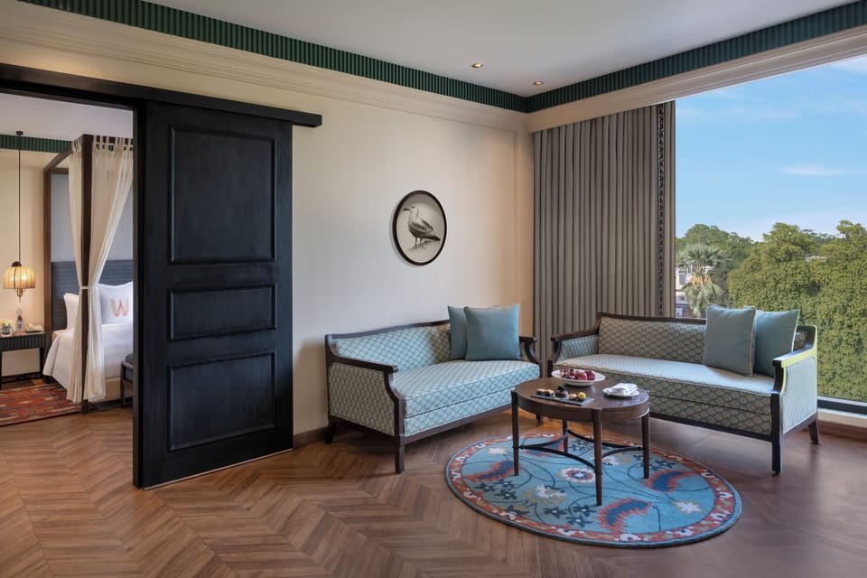 Executive Suite, 1 King Bed with Sofa bed (Executive Suite) | Living area | 50-inch Smart TV with digital channels, fireplace, Netflix