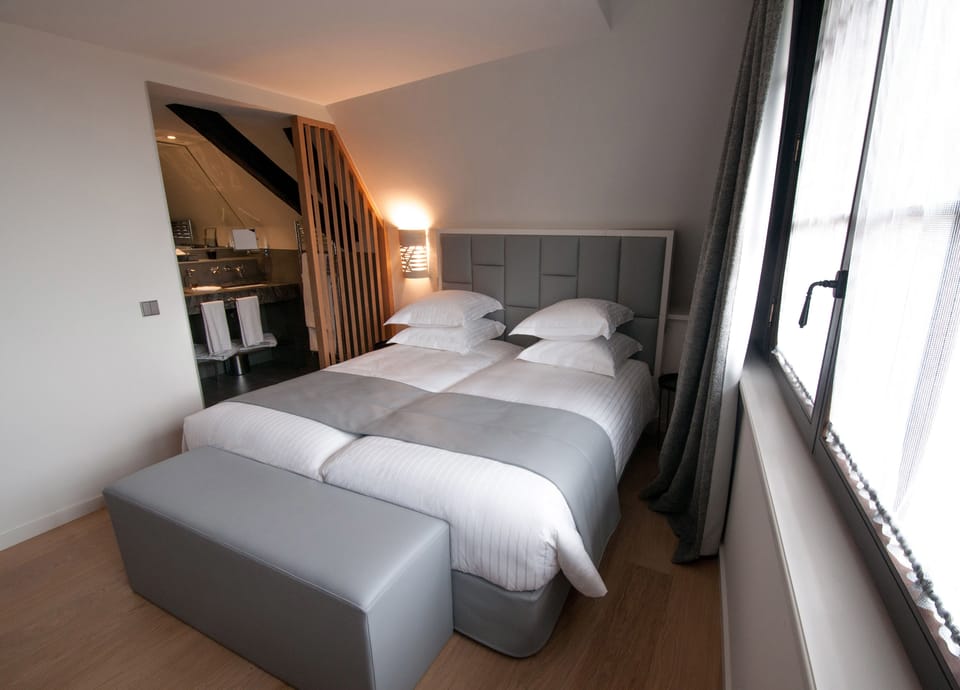 Privilege Room | Premium bedding, minibar, in-room safe, desk