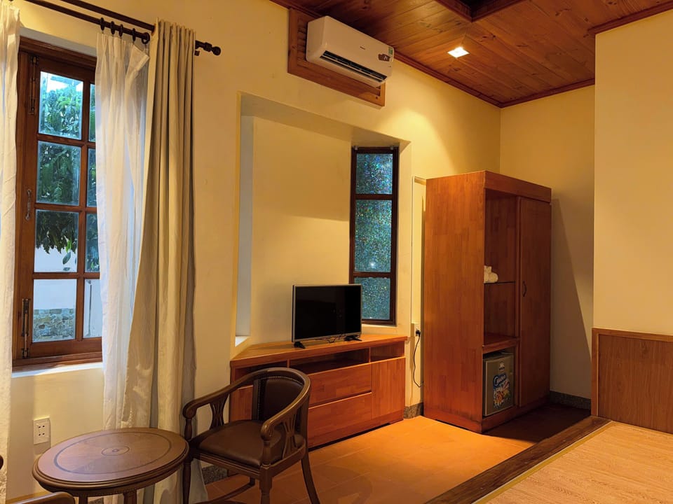 Standard Studio, Balcony, Resort View | Desk, free WiFi, bed sheets