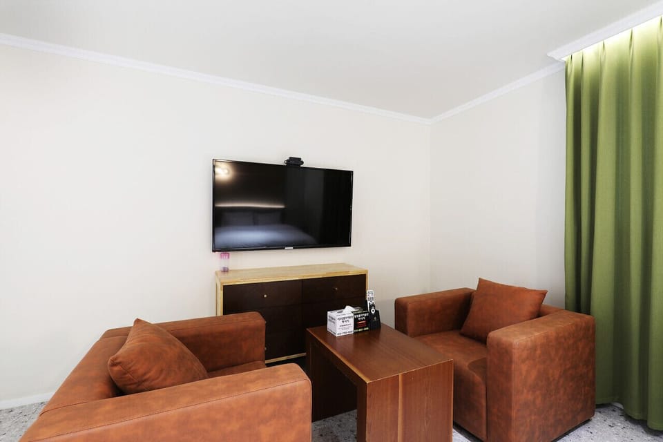 Suite | Free WiFi