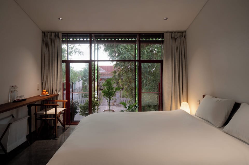 Business Room, Garden View | Desk, laptop workspace, free WiFi, bed sheets