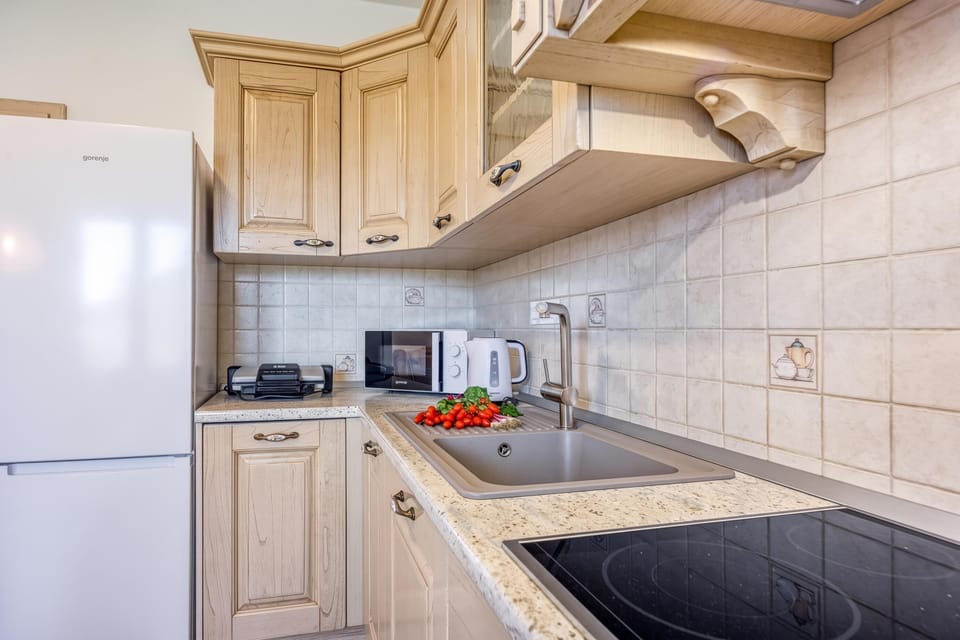 Standard Apartment, 1 Bedroom, Balcony (Apt Smode with Panoramic Balcony) | Private kitchen