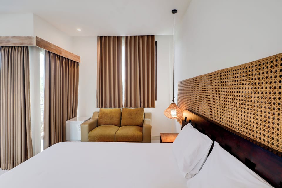 Standard Suite, 1 Double Bed | Premium bedding, in-room safe, free WiFi, bed sheets