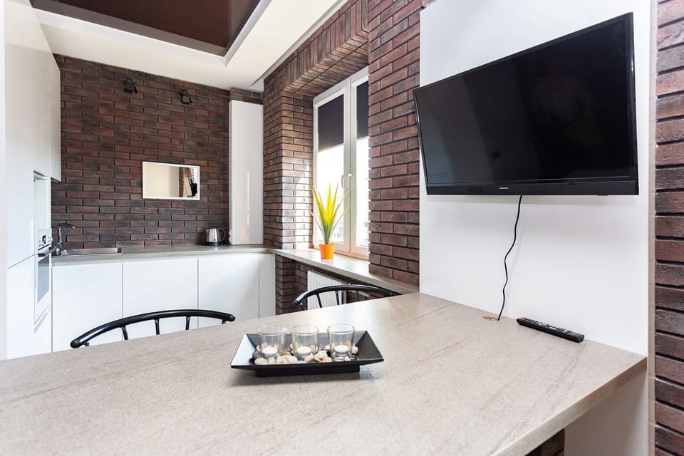Classic Apartment, City View | Private kitchen | Full-size fridge, oven, stovetop, electric kettle