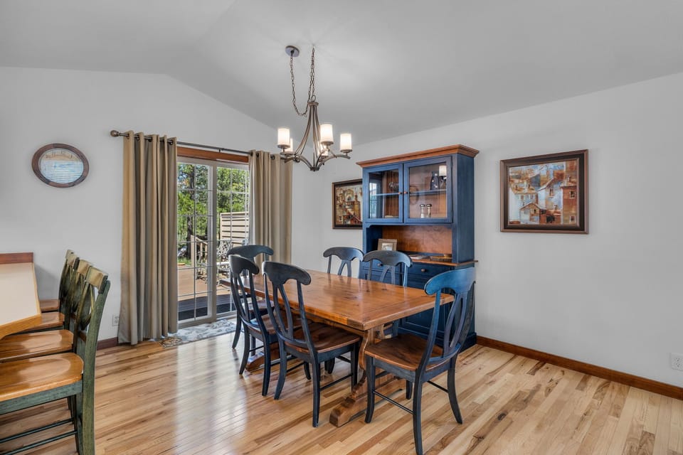 Gather around the table for slow mornings, lively dinners, and everything in between!