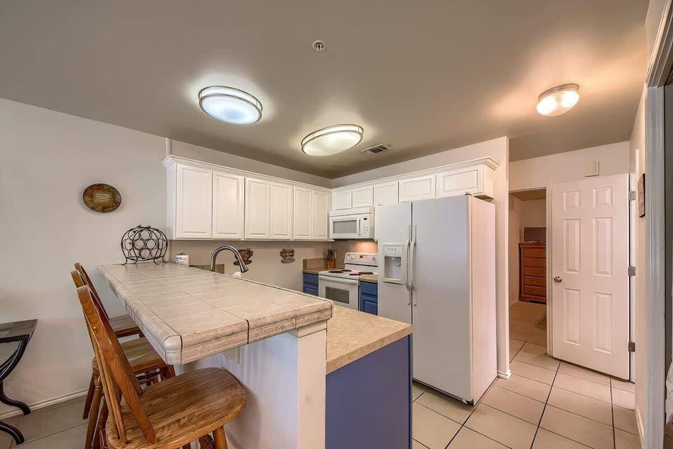 Fully Equipped Kitchen with all your cooking essentials! 