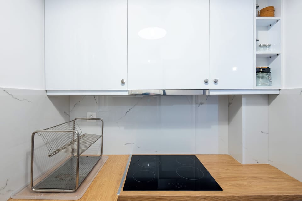 Apartment, 2 Bedrooms, Kitchen, City View | Private kitchen | Full-size fridge, microwave, oven, stovetop