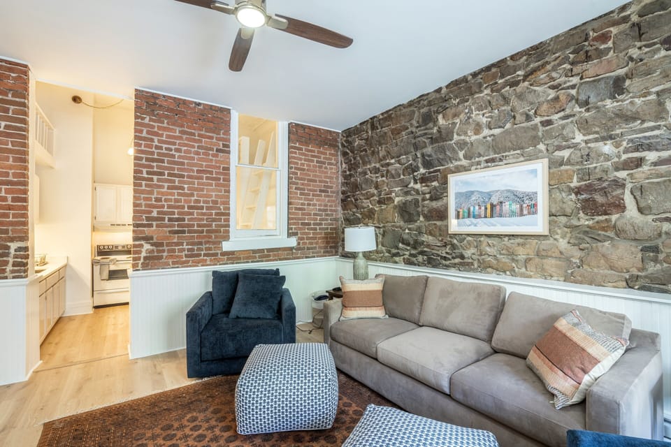 Condo, 1 Bedroom | Living area