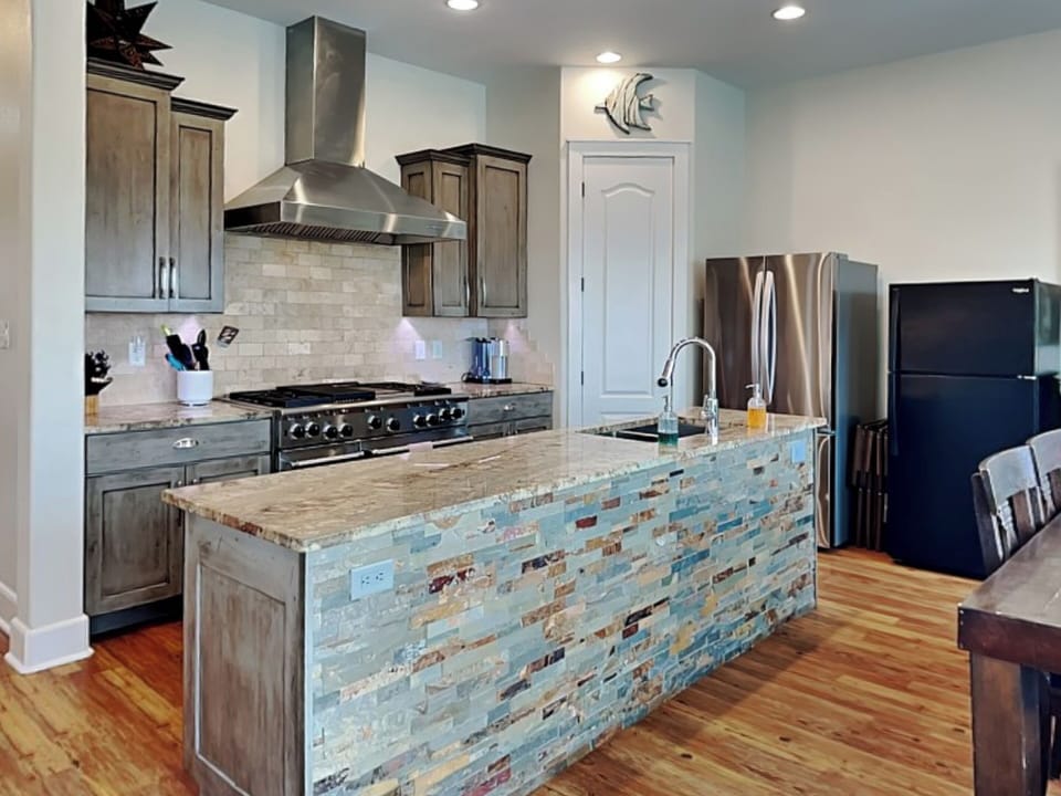 Full Size Kitchen