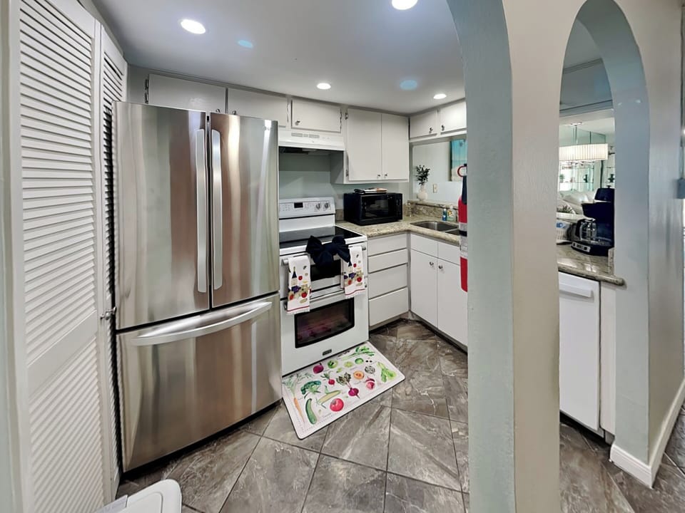 Full Size Kitchen