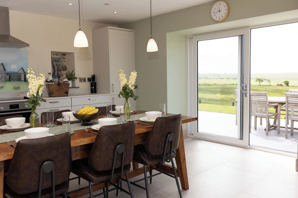 Cottage | Dining