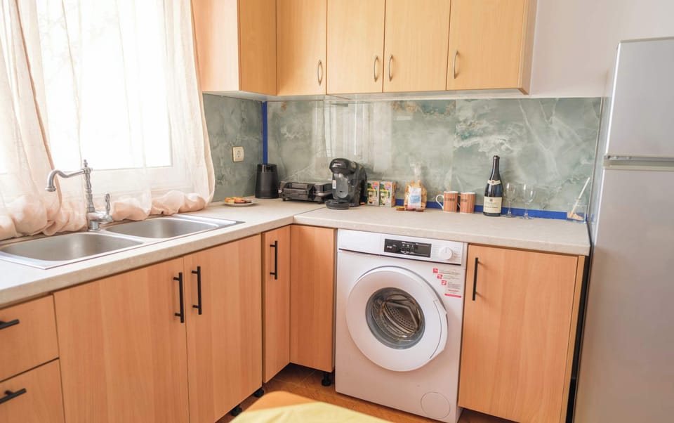 Functional Kitchen with Washing Machine