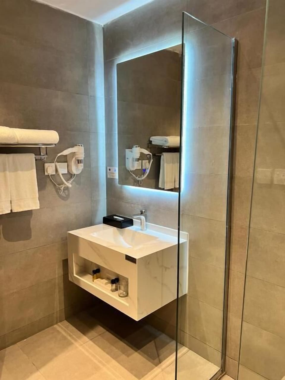 Family Suite, Mountain View | Bathroom | Free toiletries, hair dryer, slippers, bidet