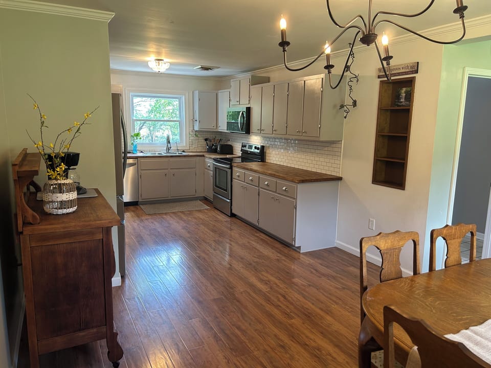 Open concept dining room and kitchen. 