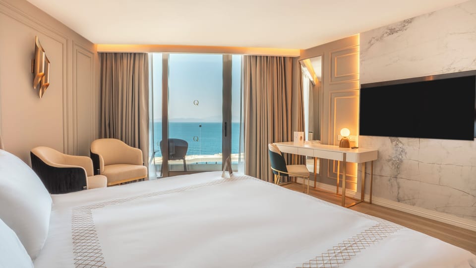 Premium bedding, minibar, in-room safe, desk