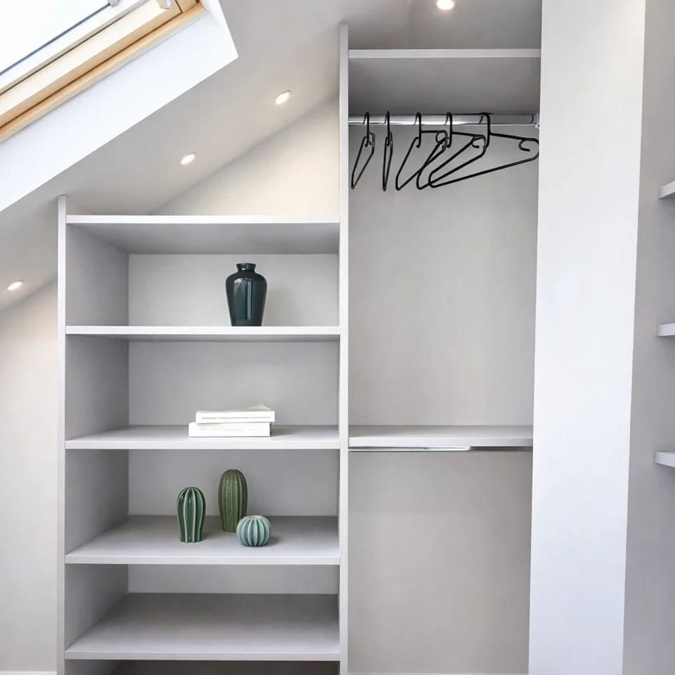 Deluxe Duplex, City View | Iron/ironing board, travel crib, free WiFi, bed sheets