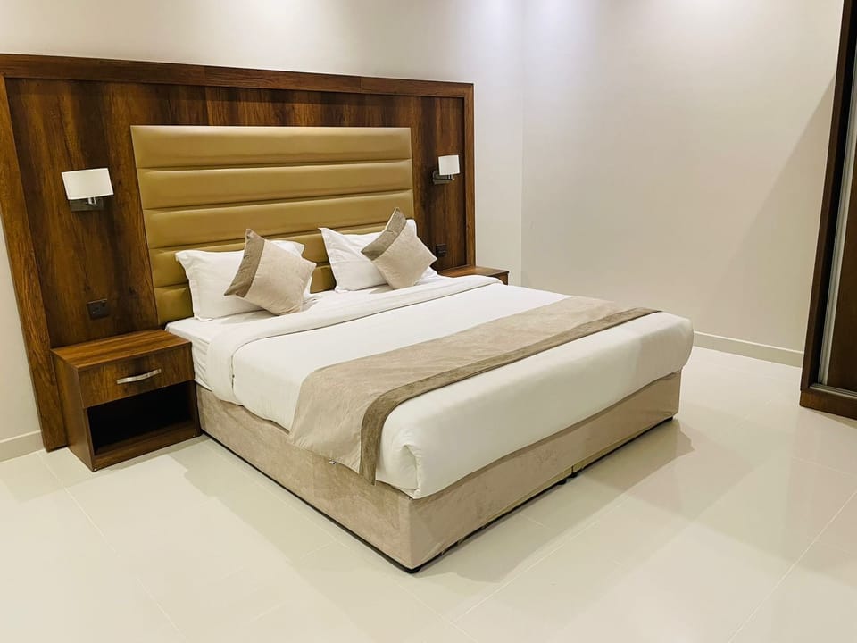 Room | Iron/ironing board, free WiFi