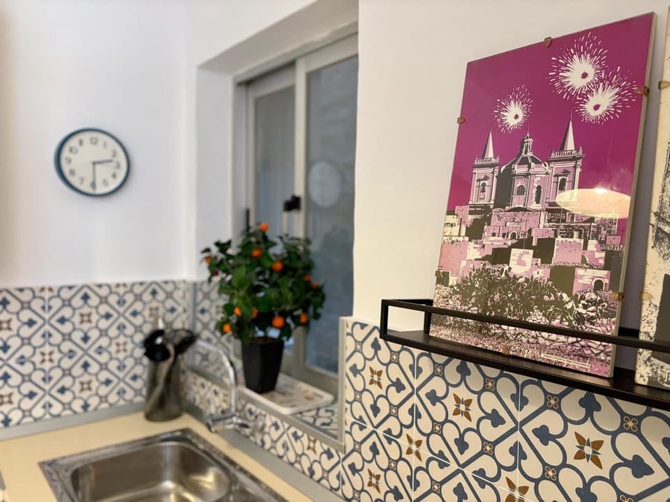 Kitchen sink