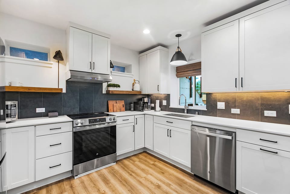 Classic House, Bay View | Private kitchen | Espresso maker, electric kettle