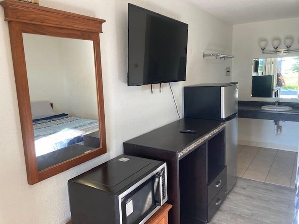 Basic Double Room | Free WiFi