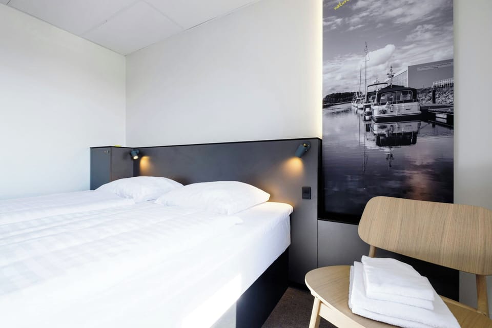 Standard Double Room, 1 King Bed, City View | Desk, iron/ironing board, cribs/infant beds, free WiFi