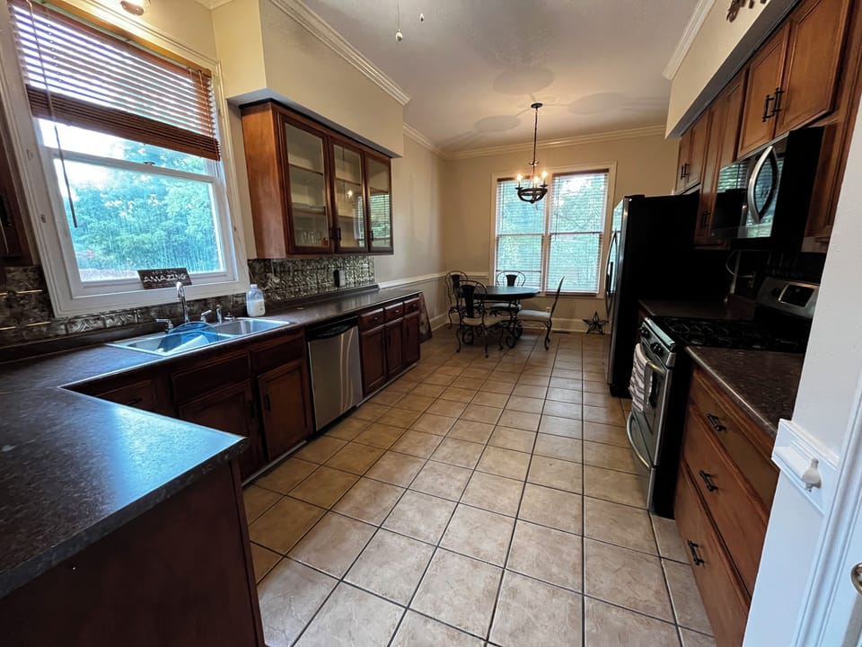 Huge kitchen for Entertaining