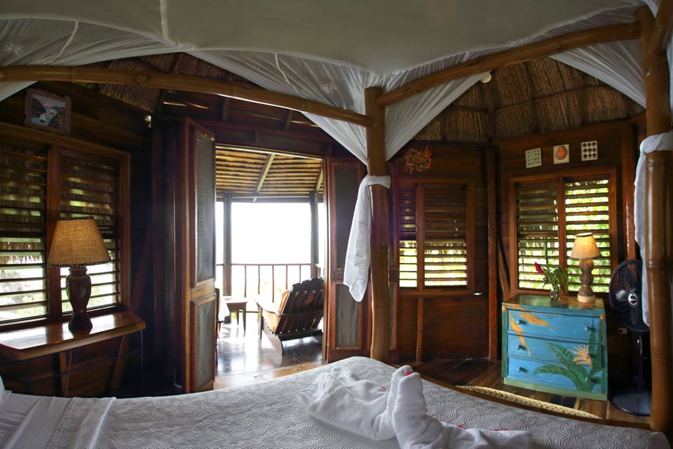 Tree House | In-room safe, iron/ironing board, WiFi (free), individually decorated