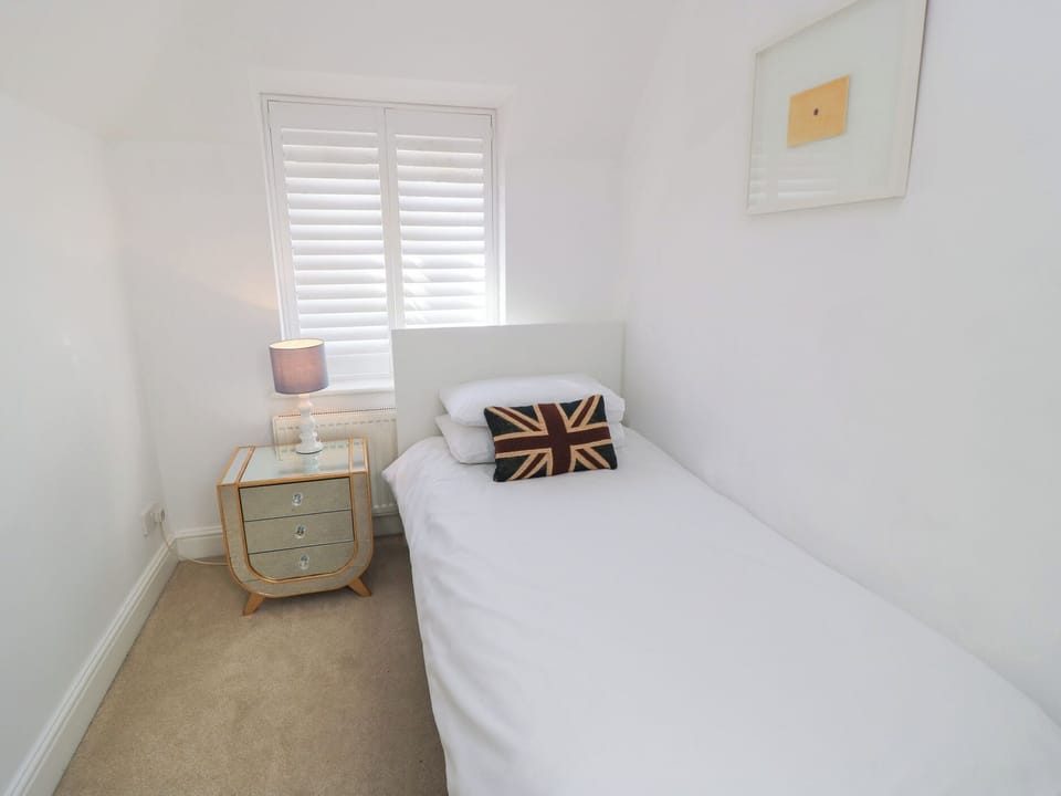 4 bedrooms, individually decorated, individually furnished, free WiFi