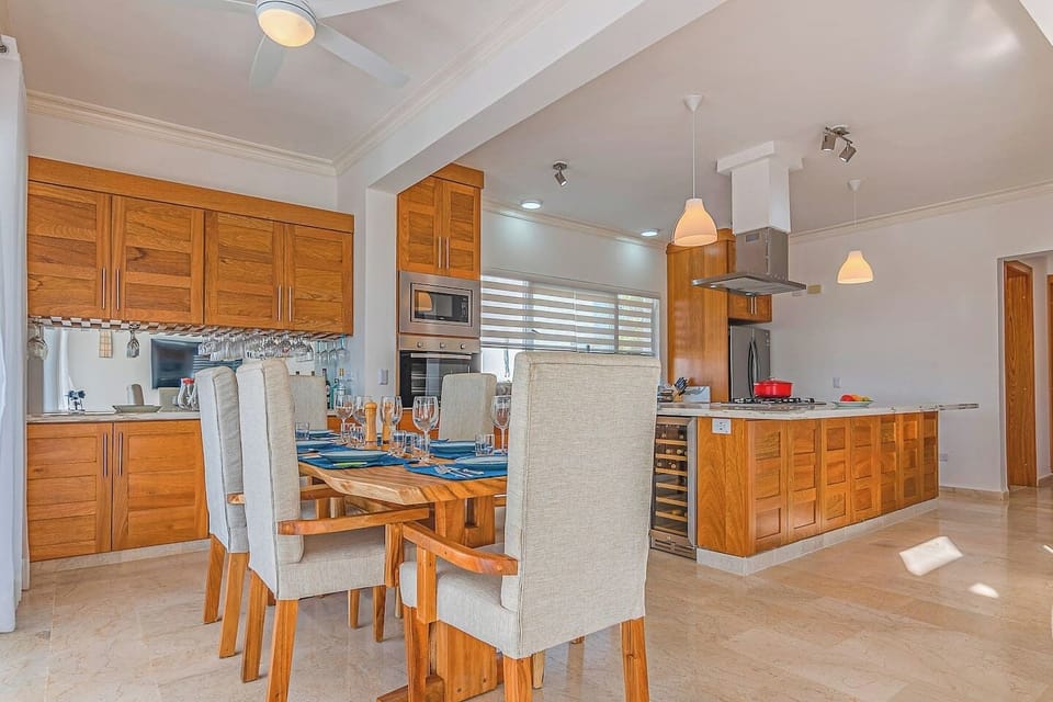 Kitchen and dining area
