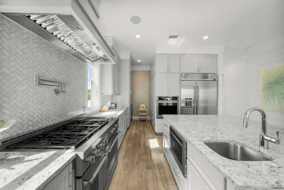 Fully equipped gourmet kitchen.
