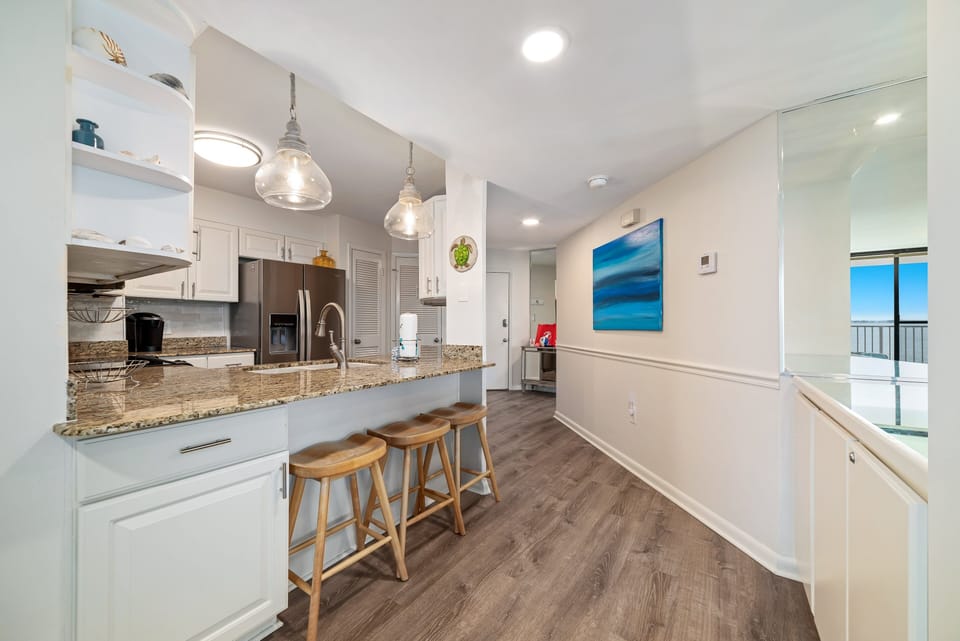 Breakfast bar and kitchen