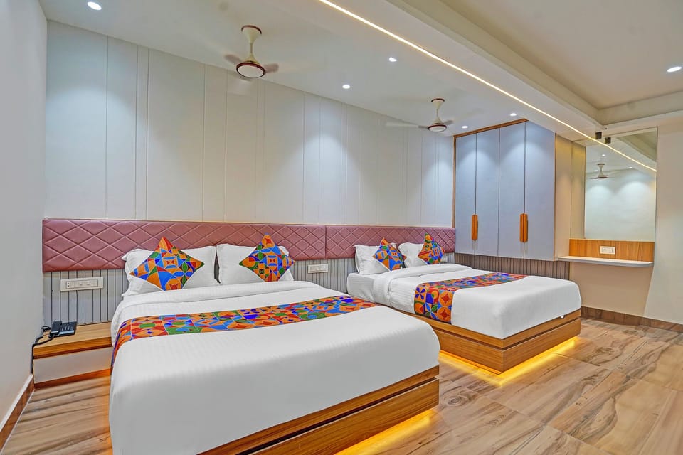 Egyptian cotton sheets, premium bedding, in-room safe, free WiFi