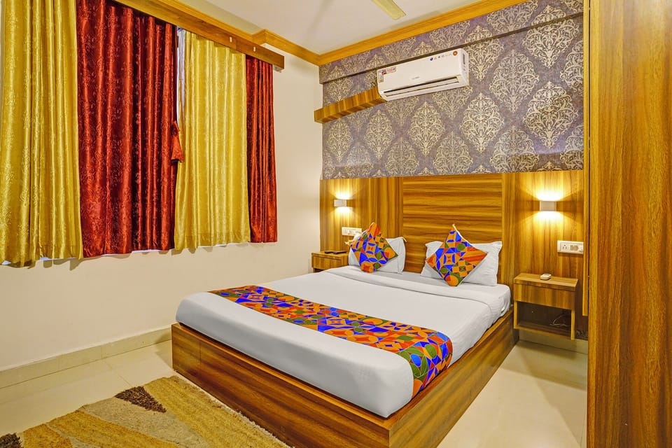 Suite | Egyptian cotton sheets, premium bedding, minibar, in-room safe