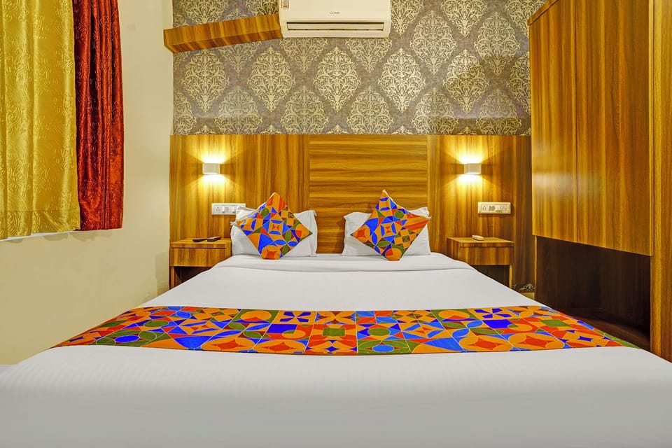 Suite | Egyptian cotton sheets, premium bedding, minibar, in-room safe