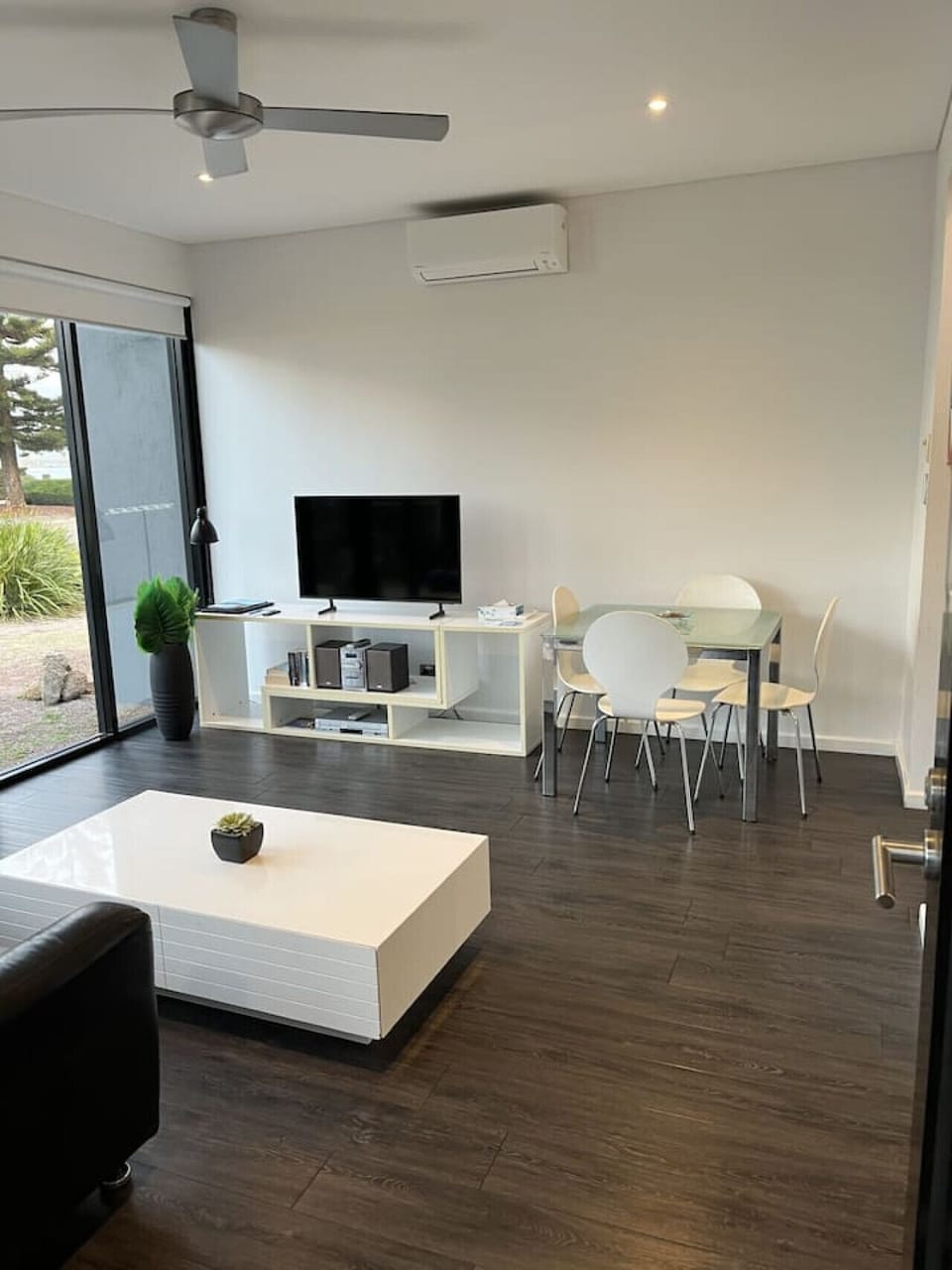 Lounge / dining