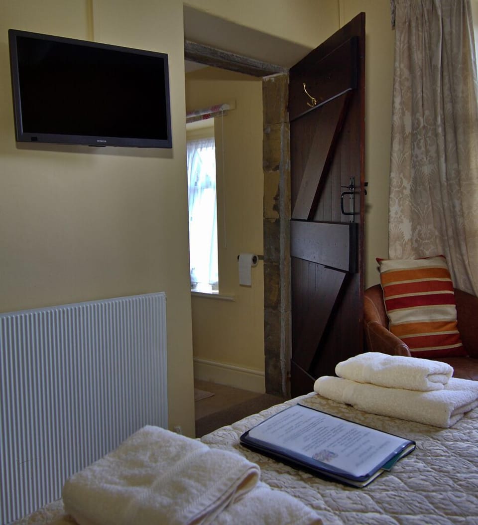 Double Room, Ensuite | Individually furnished, desk, soundproofing, iron/ironing board