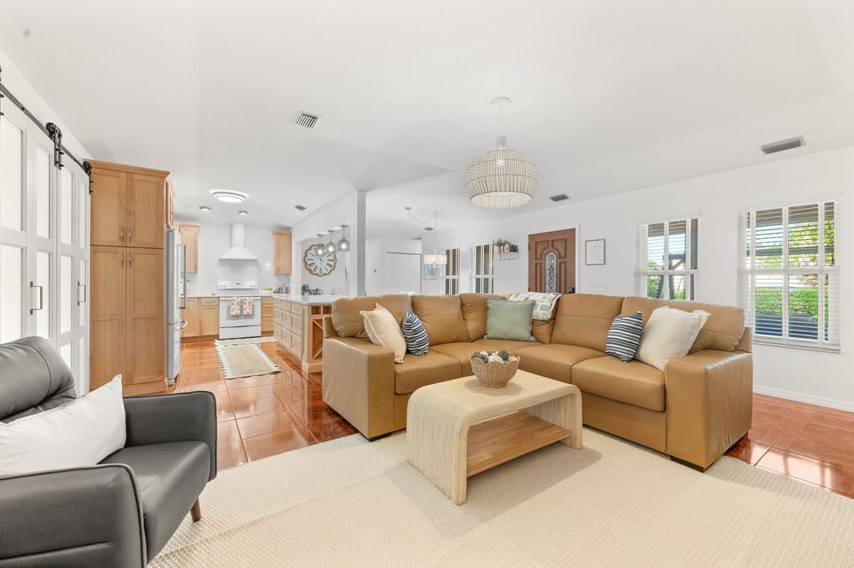 Open concept living, kitchen & dining space