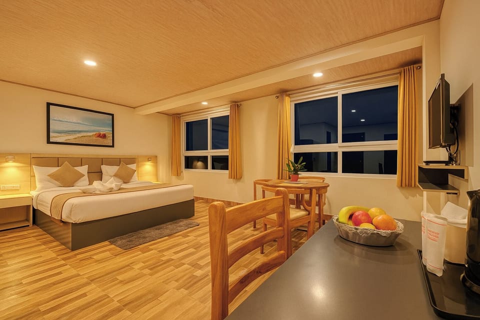 Deluxe Triple Room | In-room safe, laptop workspace, soundproofing, iron/ironing board