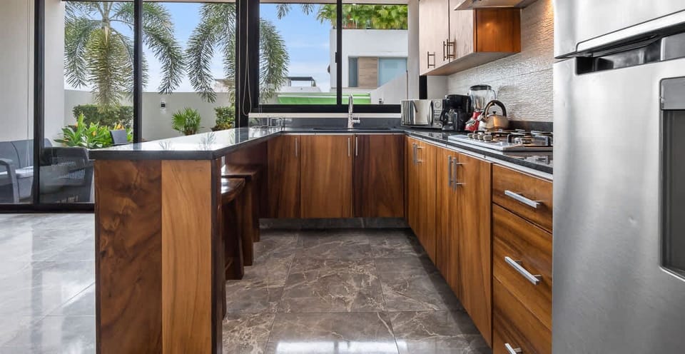 Kitchen-Dining Area