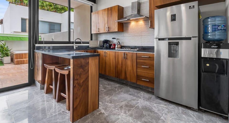 Kitchen-Dining Area