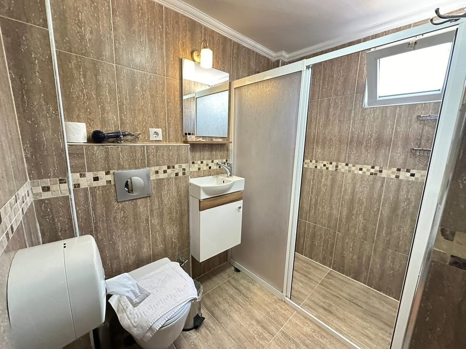 Comfort Double Room, 1 Bedroom, Air conditioning, Sea View | Bathroom | Hair dryer, bathrobes, slippers, towels