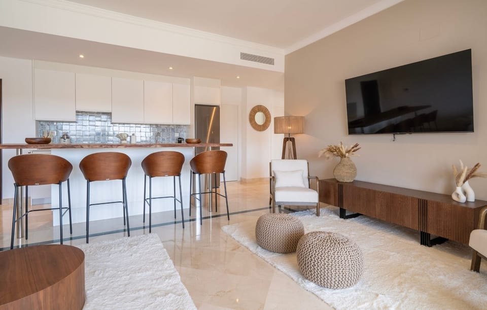 Living area & kitchen