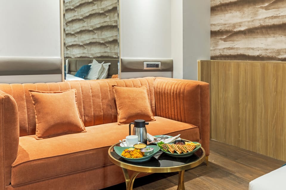 Suite, City View | Desk, laptop workspace, free WiFi