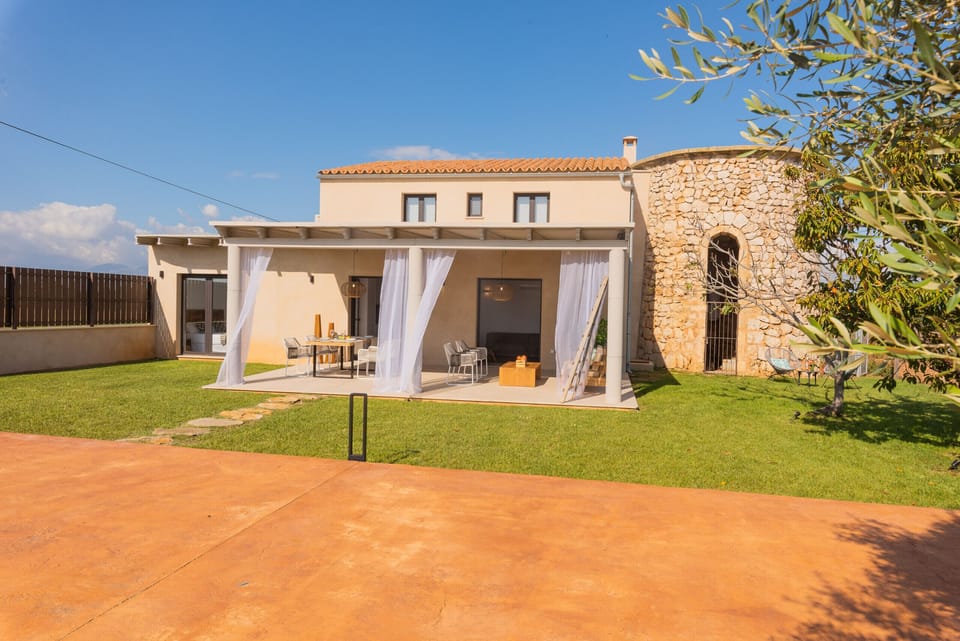 Country finca in Muro, Majorca with private garden and pool